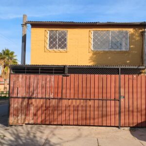 Vendo casa con 4 dormitorios y estacionamiento en Puente Alto